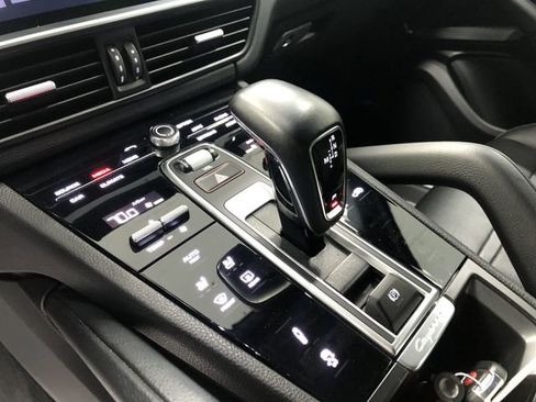 Used 2019 Porsche Cayenne S image 26