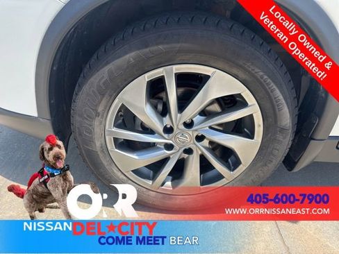 Used 2015 Nissan Rogue SL w/ SL Premium Package FWD image 10