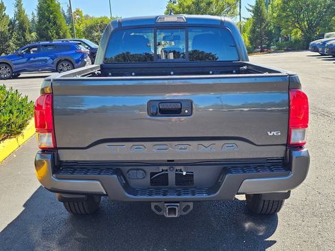 Used 2016 Toyota Tacoma TRD Sport w/ Towing Package AWD/4WD image 6