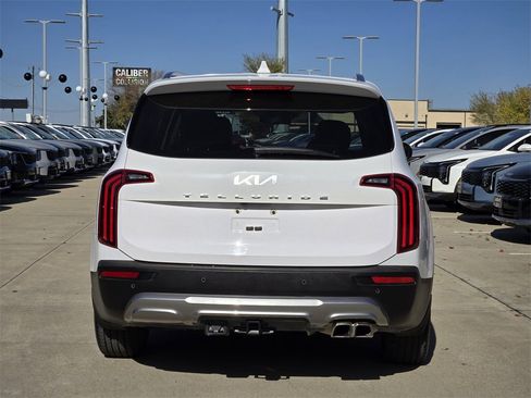 Used 2022 Kia Telluride EX w/ EX Premium Package image 13