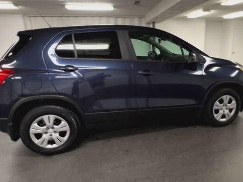 Certified 2019 Chevrolet Trax LS w/ Tint and Cruise Package FWD image 9
