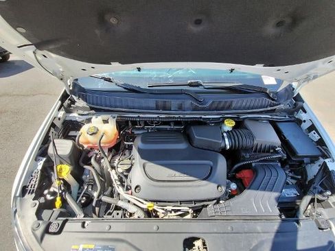 Used 2022 Chrysler Voyager LX FWD image 28