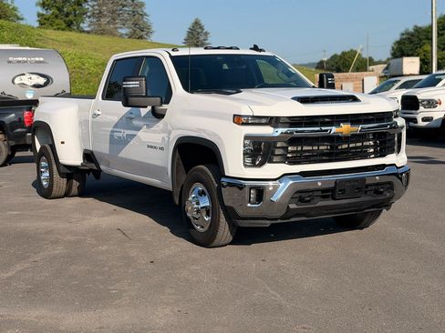 Used 2025 Chevrolet Silverado 3500 LT w/ All Star Edition AWD/4WD image 3