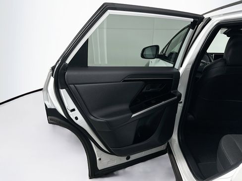 Used 2024 Toyota bZ4X XLE w/ Weather Package image 27