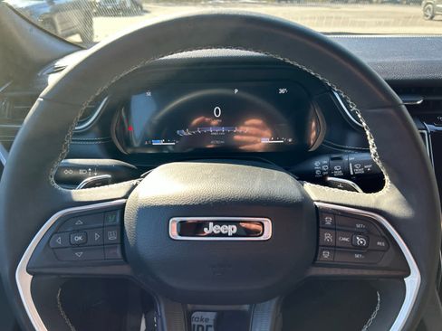 Used 2023 Jeep Grand Cherokee Altitude image 22