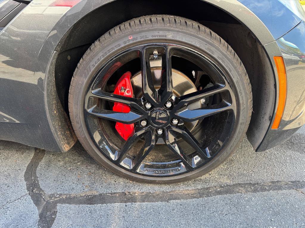 Used 2019 Chevrolet Corvette Stingray Coupe w/ Carbon Flash Badge Package RWD image 2