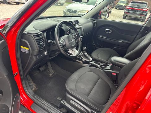 Used 2019 Kia Soul + w/ Audio Package FWD image 10