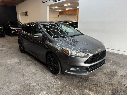 Used 2018 Ford Focus ST FWD image 2