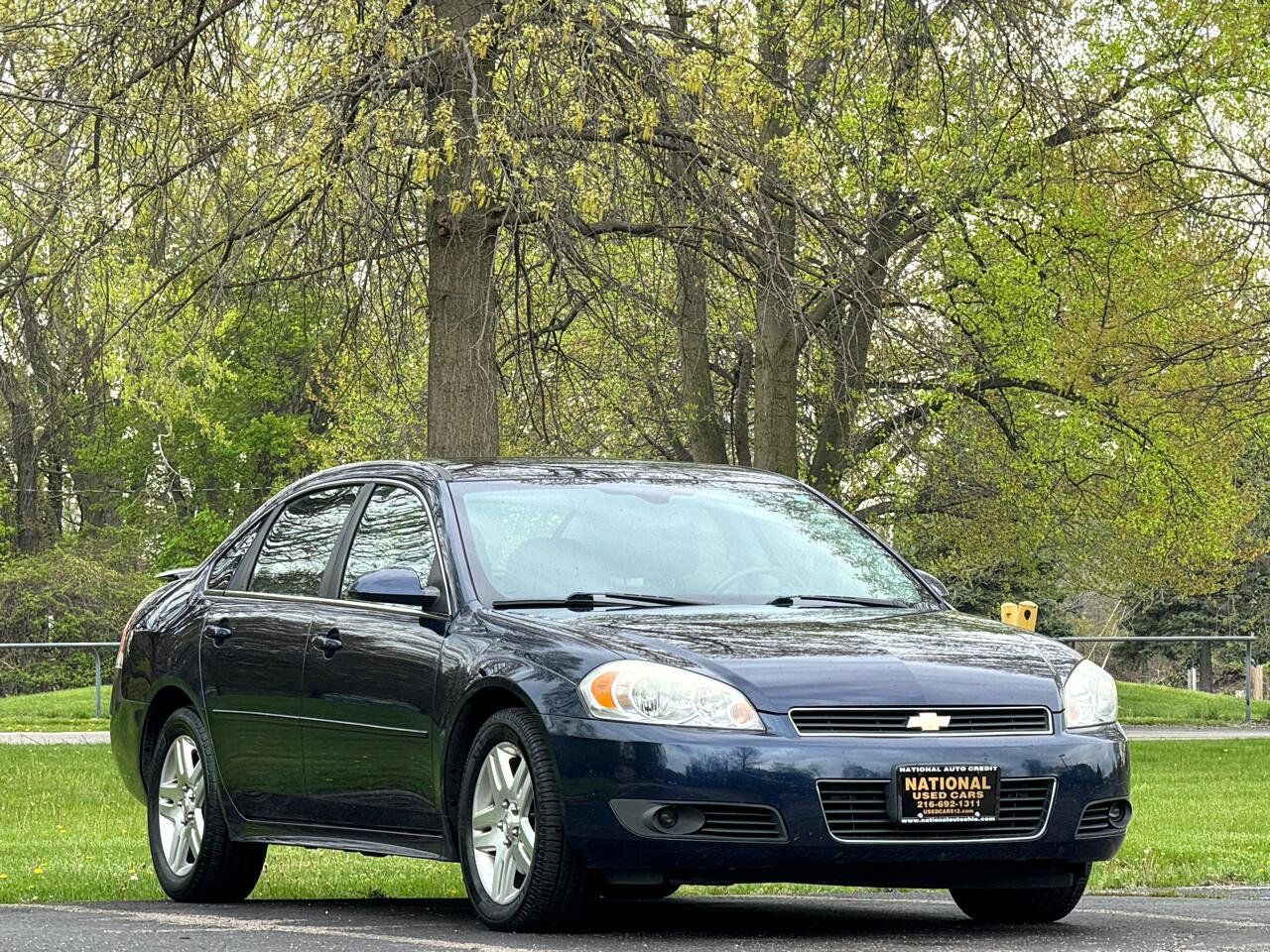Used 2011 Chevrolet Impala LT FWD image 2