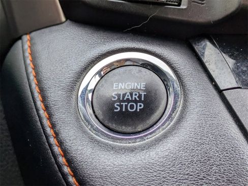 Used 2017 Toyota RAV4 SE image 31