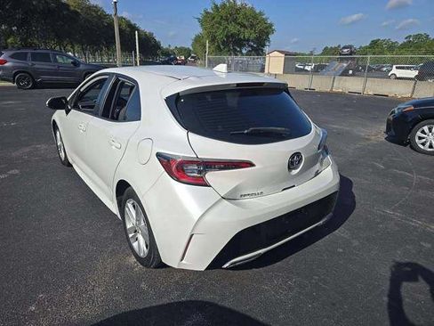 Used 2021 Toyota Corolla SE FWD image 2