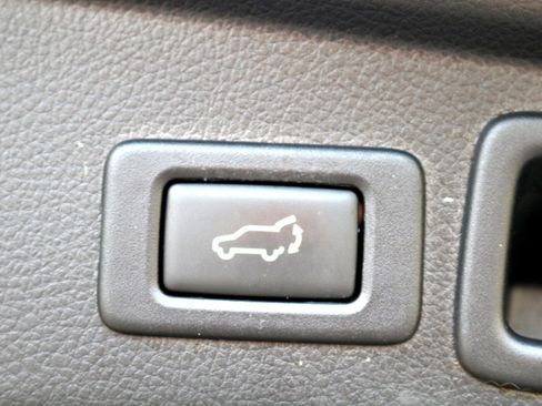 Used 2014 Subaru Forester 2.5i Limited image 35