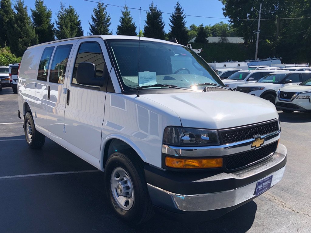 Used 2025 Chevrolet Express 2500 w/ Driver Convenience Package RWD image 8