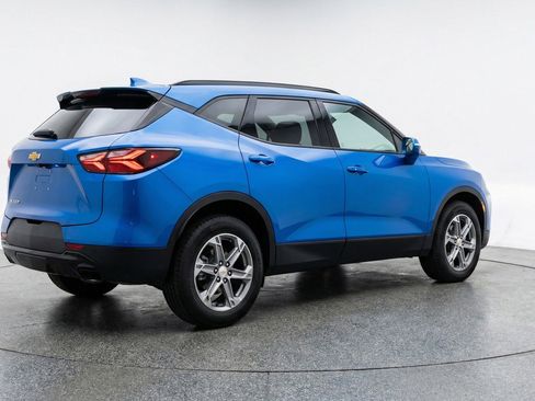Used 2025 Chevrolet Blazer LT image 9