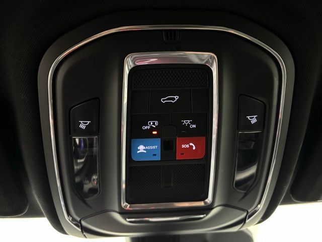 Used 2024 Jeep Grand Cherokee Limited w/ Black Appearance Package AWD/4WD image 36