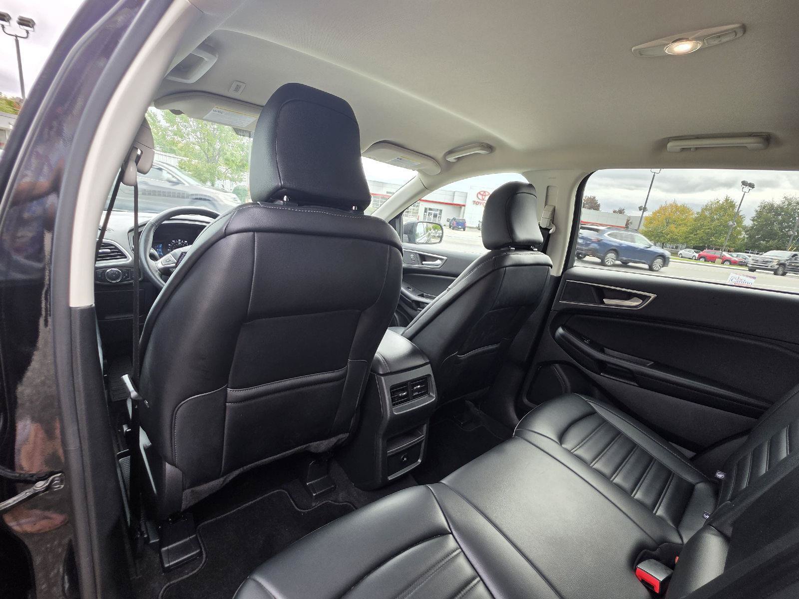 Used 2024 Ford Edge SEL AWD/4WD image 15