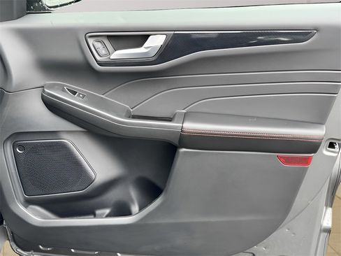 New 2025 Ford Escape ST-Line w/ Tech Pack #1 image 27