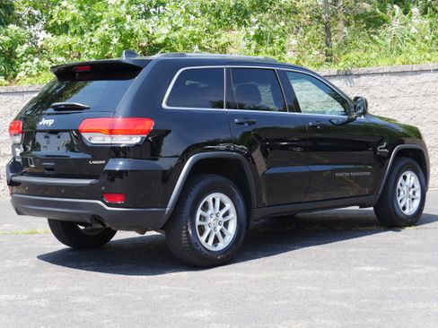 Used 2019 Jeep Grand Cherokee Laredo AWD/4WD image 7
