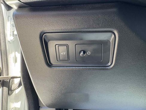 Used 2021 Jaguar F-PACE S AWD/4WD image 10