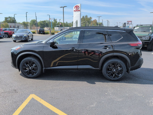 Used 2023 Nissan Rogue SV w/ SV Premium B Package AWD/4WD image 4