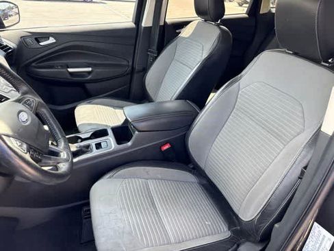 Used 2018 Ford Escape SE w/ SE Sport Appearance Package FWD image 11