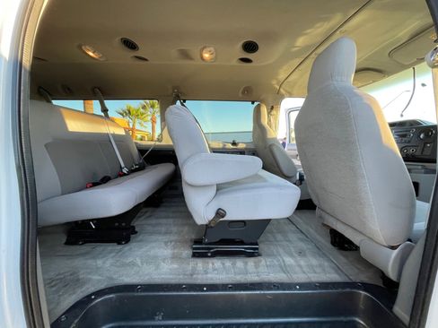 Used 2014 Ford E-350 and Econoline 350 XLT image 24