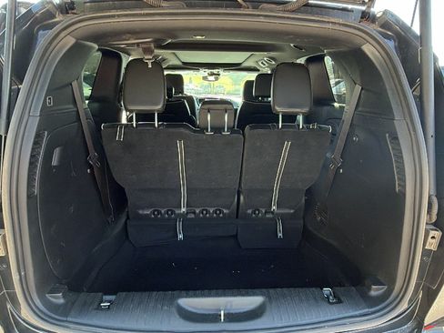 Used 2025 Chrysler Pacifica Limited FWD image 13