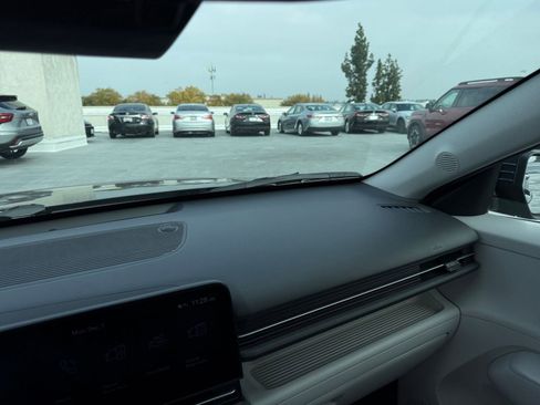 Used 2025 Hyundai Kona SEL image 34