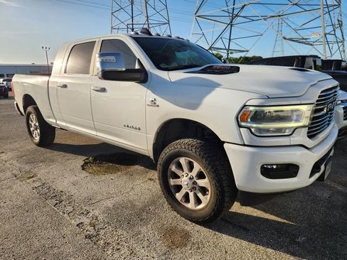 Used 2023 RAM 2500 Laramie AWD/4WD image 1