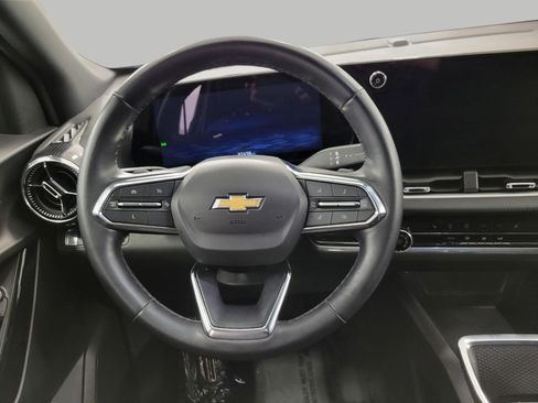 Used 2025 Chevrolet Equinox LT AWD/4WD image 5