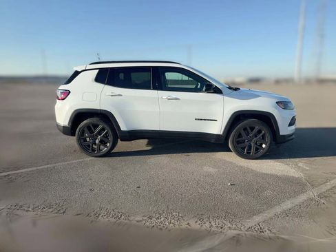 New 2026 Jeep Compass Latitude image 14