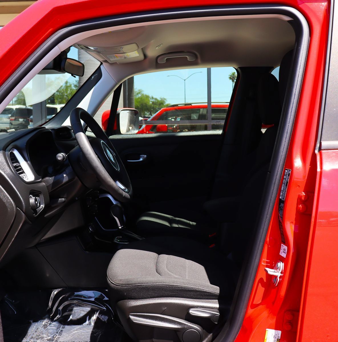 Used 2019 Jeep Renegade Latitude FWD image 37