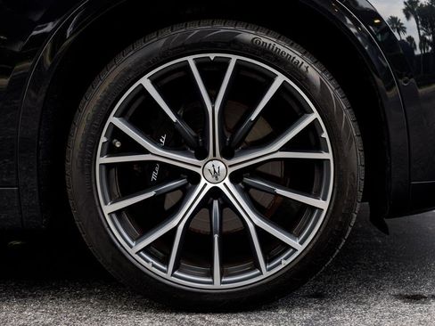 Certified 2023 Maserati Grecale Modena AWD/4WD image 38