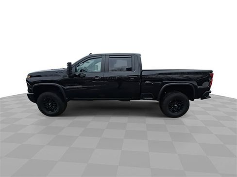 Used 2025 Chevrolet Silverado 2500 ZR2 w/ Technology Package image 5