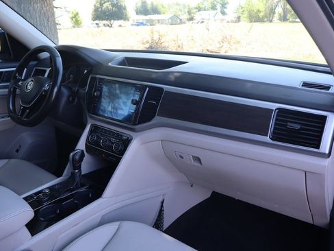 Used 2018 Volkswagen Atlas SEL AWD/4WD image 17