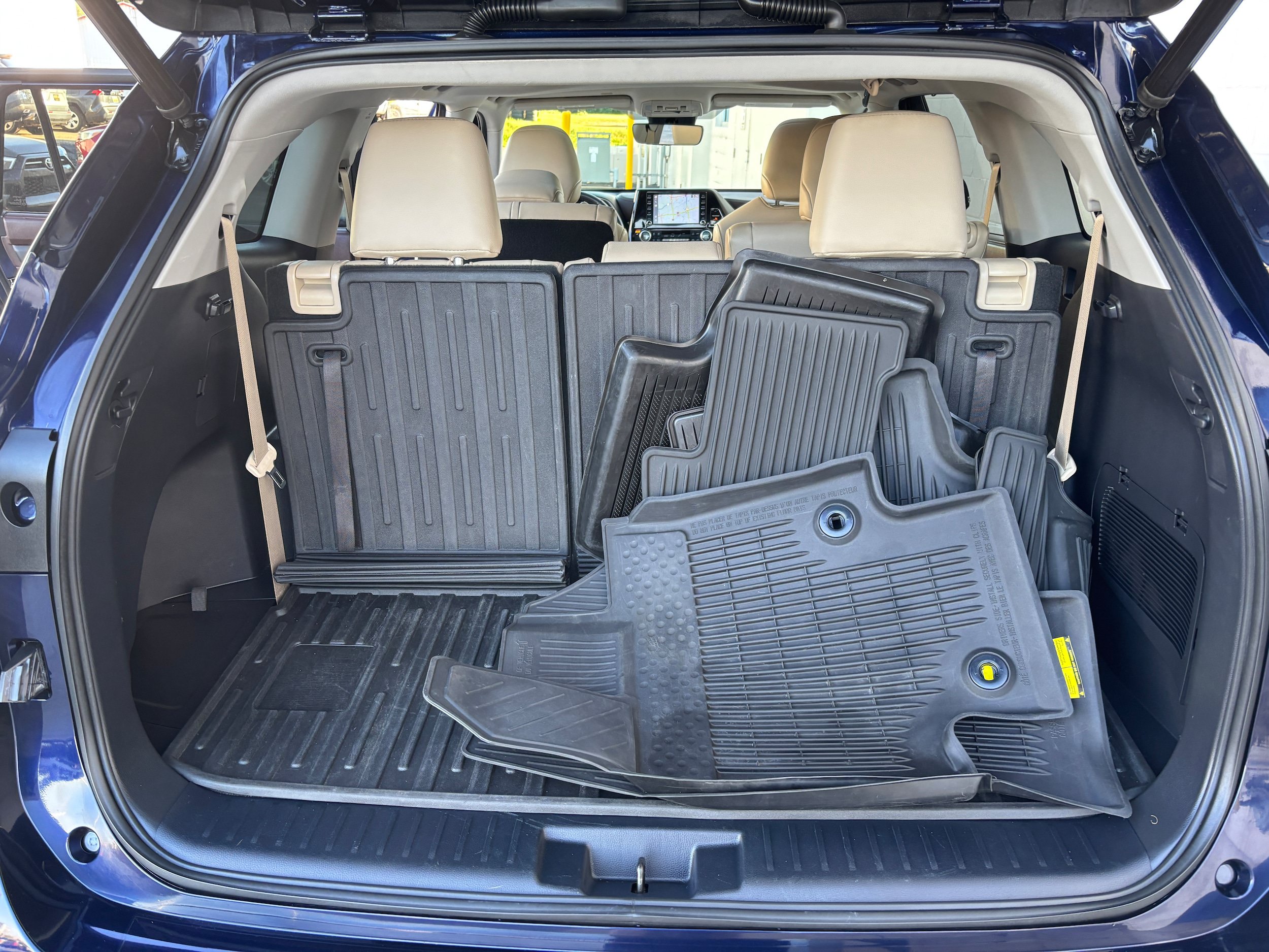 Used 2021 Toyota Highlander XLE FWD image 15