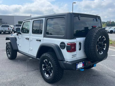 Used 2024 Jeep Wrangler Unlimited Rubicon 4xe w/ Convenience Group AWD/4WD image 16