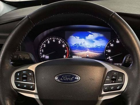 Used 2022 Ford Explorer XLT w/ Equipment Group 202A AWD/4WD image 19