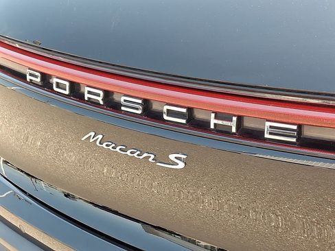 Used 2023 Porsche Macan S AWD/4WD image 33