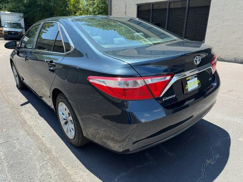 Used 2017 Toyota Camry LE FWD image 10