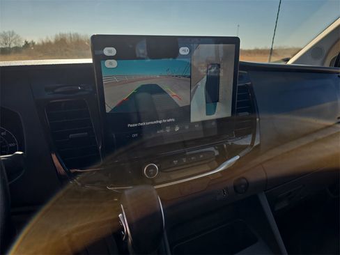 Used 2023 Ford Transit 350 XLT image 24