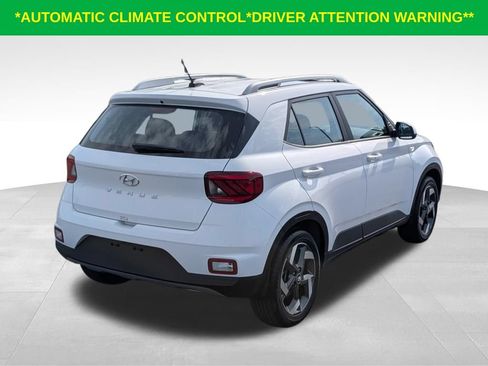 Used 2026 Hyundai Venue SEL FWD image 6