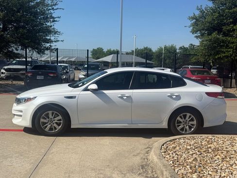Used 2016 Kia Optima LX FWD image 2