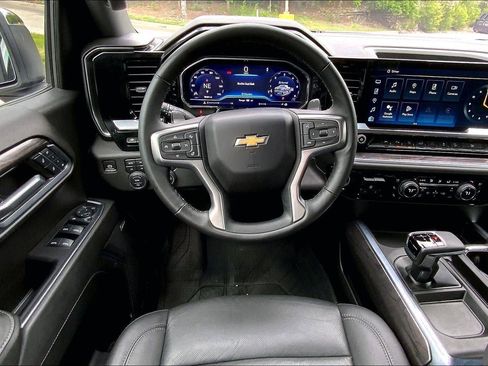Used 2024 Chevrolet Silverado 1500 LTZ w/ Technology Package AWD/4WD image 5