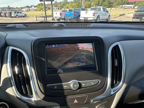 Used 2020 Chevrolet Equinox LS w/ LS Convenience Package FWD image 14