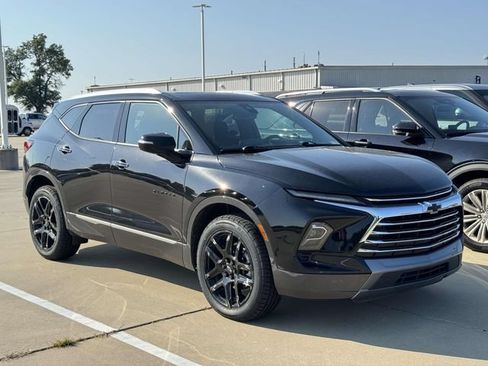 Used 2023 Chevrolet Blazer Premier w/ Enhanced Convenience Package FWD image 1