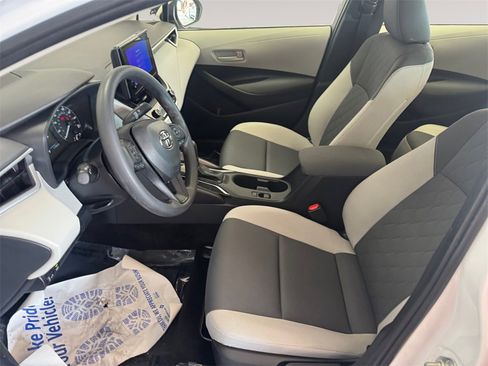 Certified 2023 Toyota Corolla LE image 9