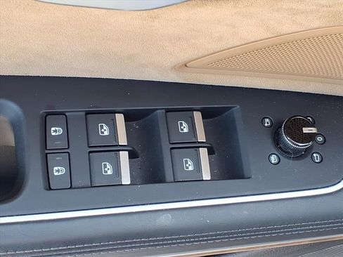 Used 2021 Audi A8 L 3.0T w/ Executive Plus Package image 12