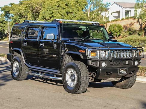 Used 2005 HUMMER H2 w/ Preferred Equipment Group image 9