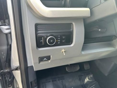 Used 2023 Ford F350 XLT AWD/4WD image 11